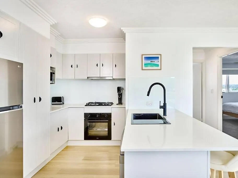 Palm Beach Renovated 1 Bedroom Gold Coast