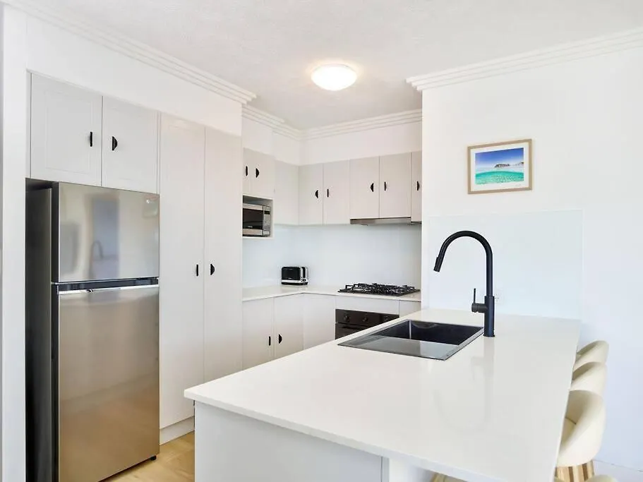Palm Beach Renovated 1 Bedroom Gold Coast