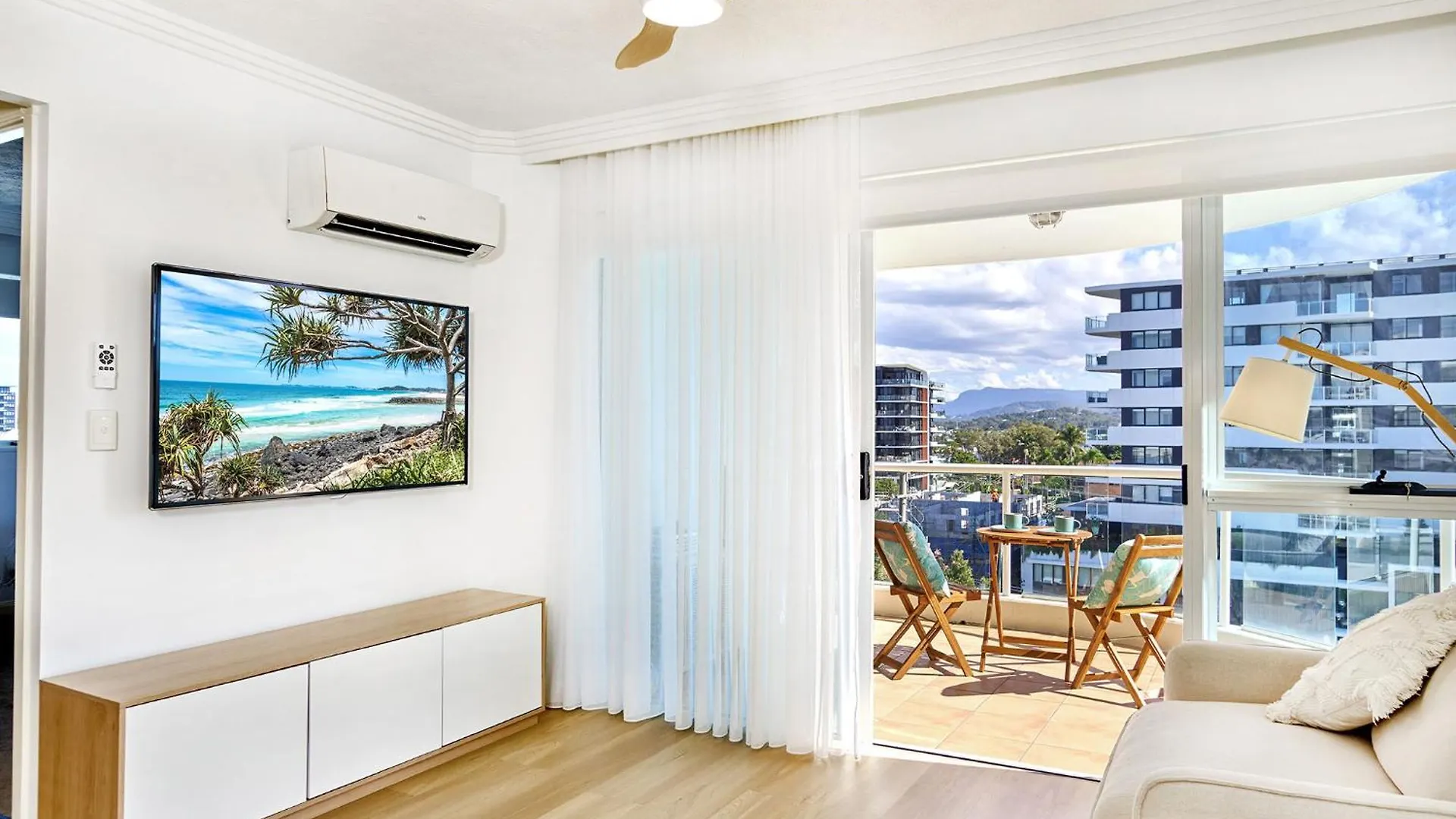 Apartment Palm Beach Renovated 1 Bedroom Gold Coast